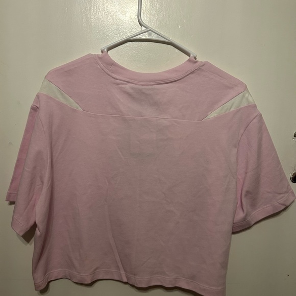 Nike half shirt. Color, pink - Picture 2 of 3